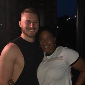 Meet your Posher, Ari